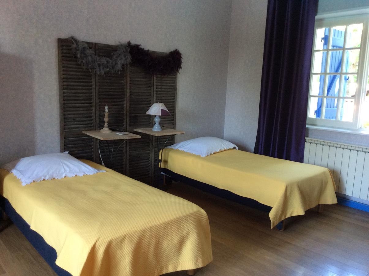 Bed and Breakfast Le Relais Du Grand Logis Civrieux Екстер'єр фото