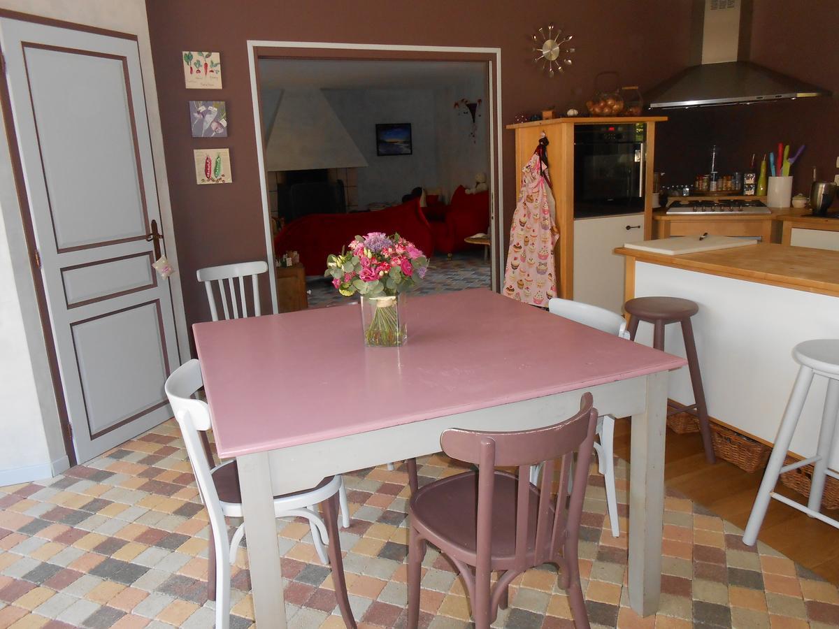 Bed and Breakfast Le Relais Du Grand Logis Civrieux Екстер'єр фото