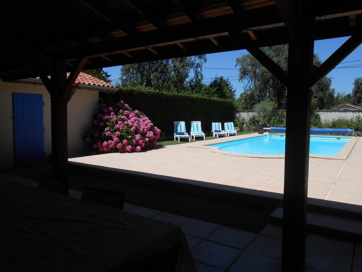 Bed and Breakfast Le Relais Du Grand Logis Civrieux Екстер'єр фото