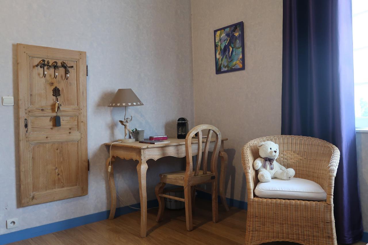 Bed and Breakfast Le Relais Du Grand Logis Civrieux Екстер'єр фото